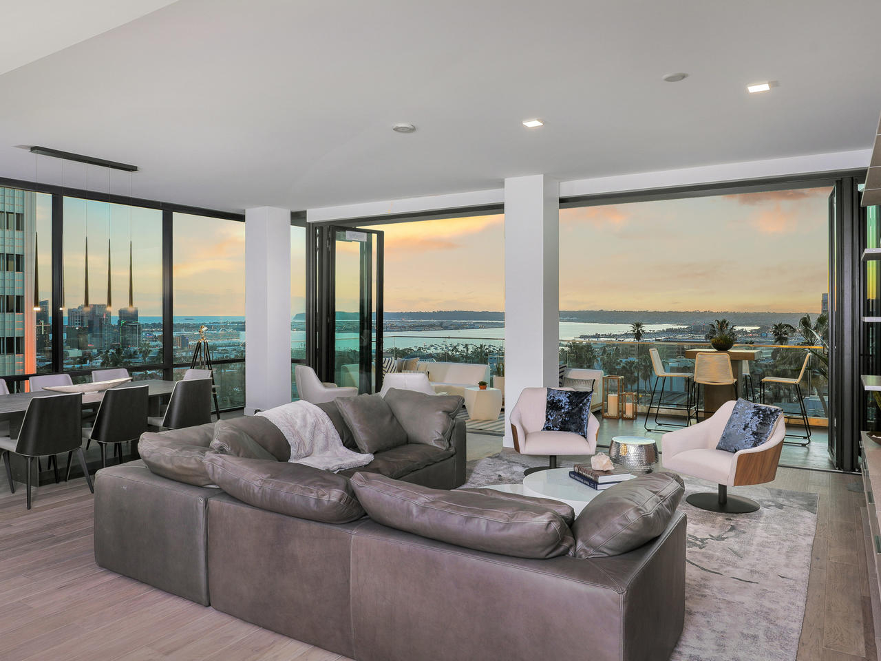 2900 Sixth Ave San Diego CA-024-2-41 West Unit 803-MLS_Size