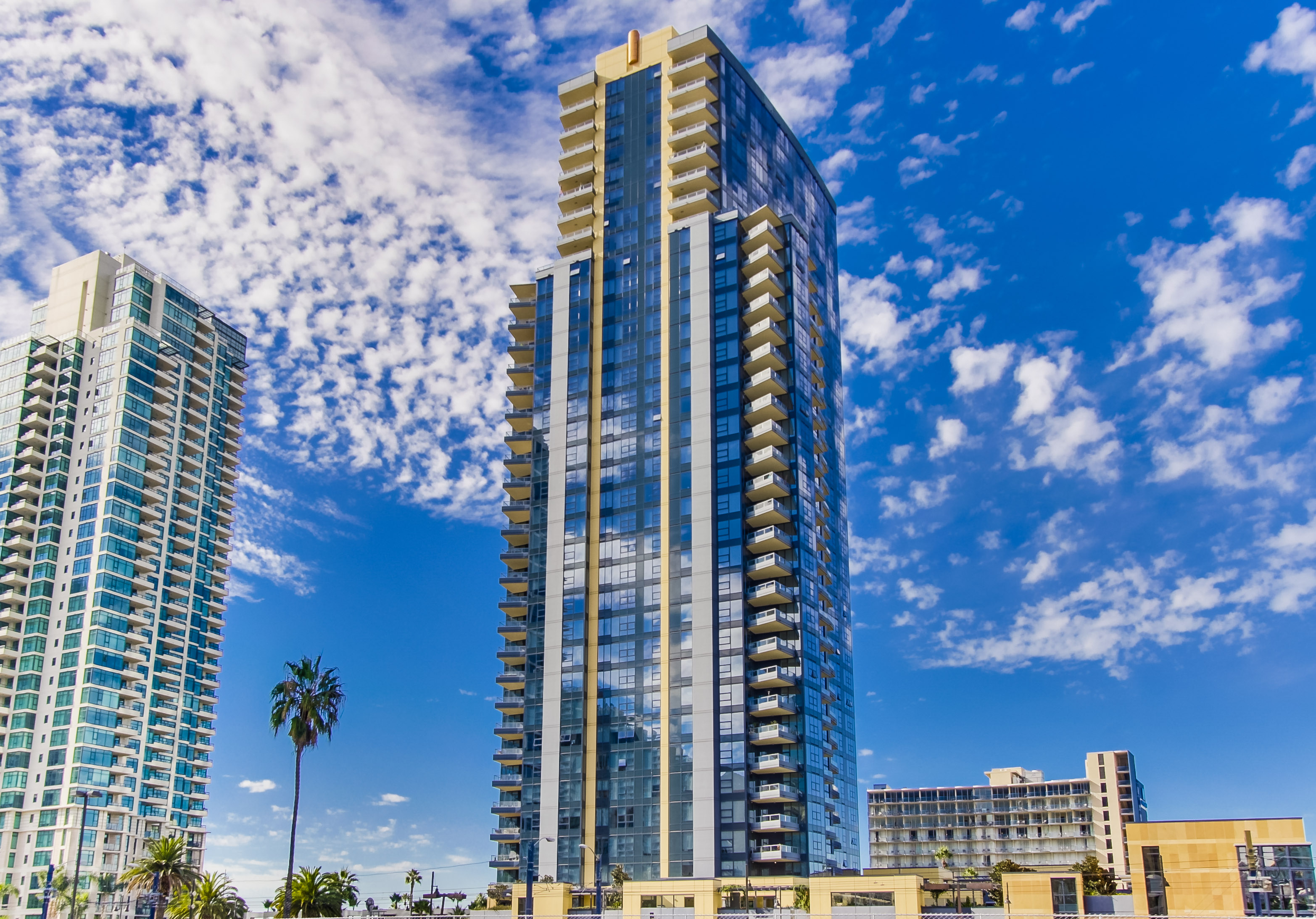 1325-pacific-highway-1004-056