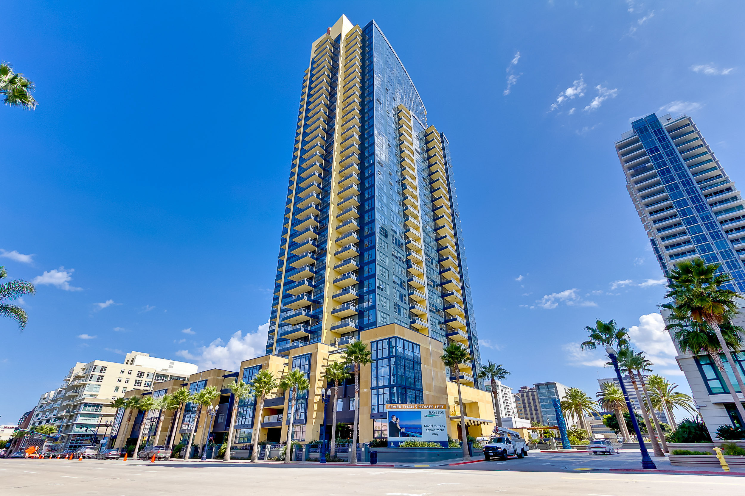 1325-pacific-highway-1004-057