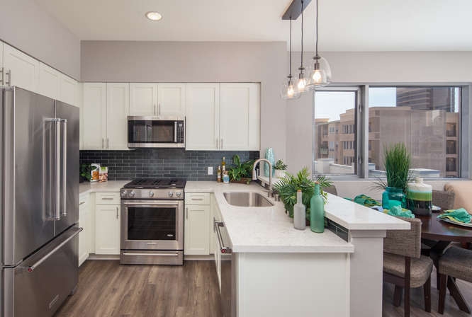 445 Island Ave San Diego CA-small-005-6-445 Island 20-666x448-72dpi