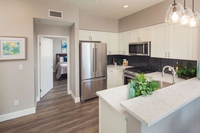 445 Island Ave San Diego CA-small-006-8-445 Island 21-666x444-72dpi