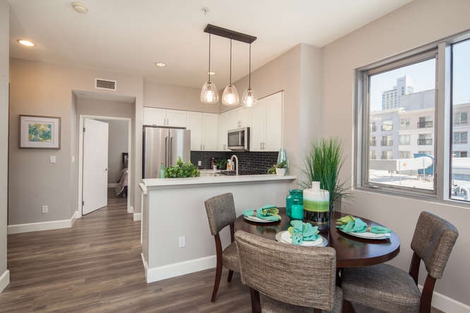 445 Island Ave San Diego CA-small-013-21-445 Island 16-666x444-72dpi