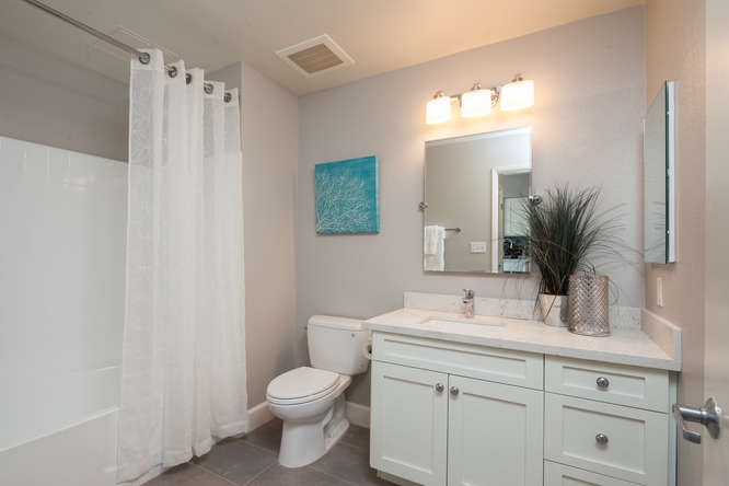 445 Island Ave San Diego CA-small-019-14-445 Island 8-666x444-72dpi