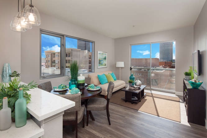 445 Island Ave San Diego CA-small-026-26-445 Island 19 sky-666x444-72dpi